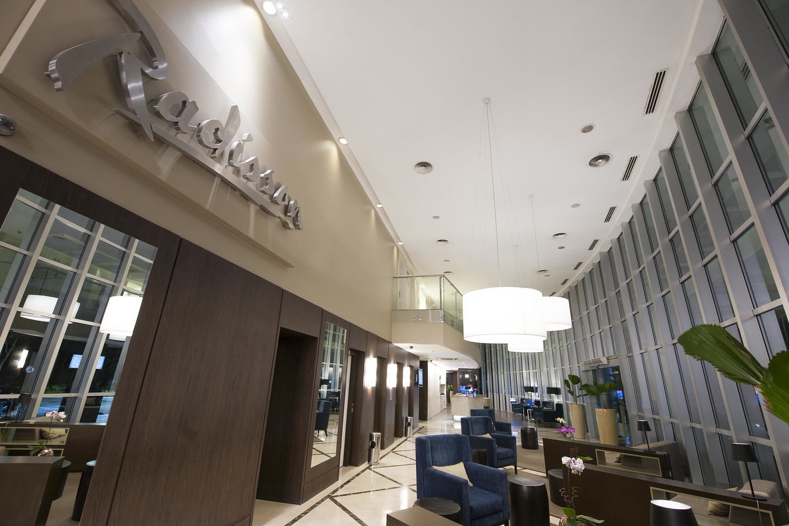 Ambiente de hospitalidade do Radisson Vila Olímpia